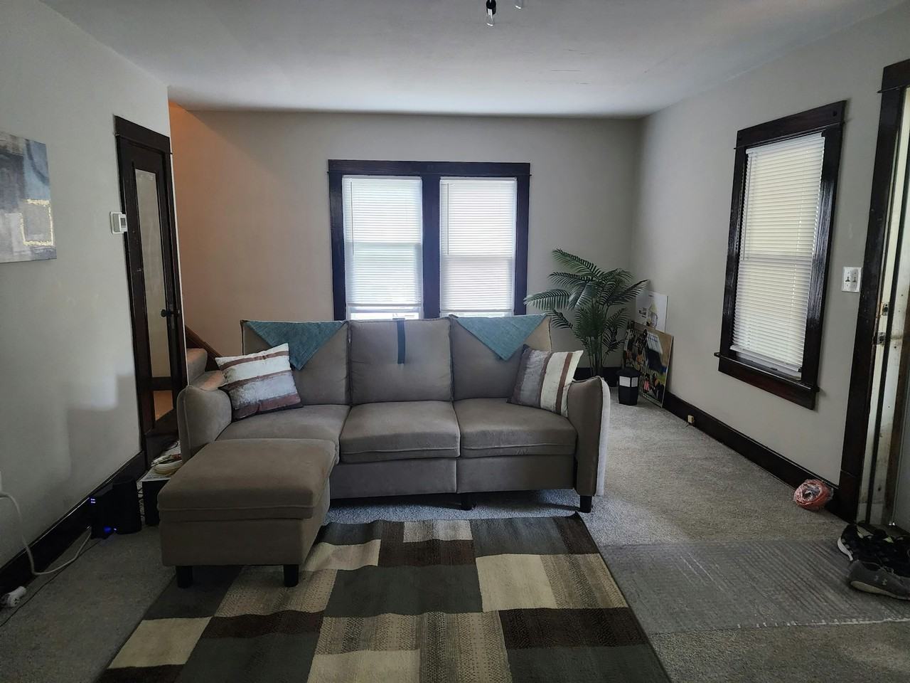 1448 Franklin Ave - Photo 2 of 7