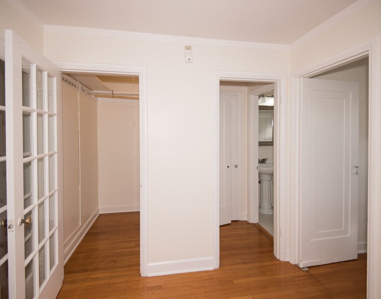 Sandringham Apartments - Photo 4 of 20