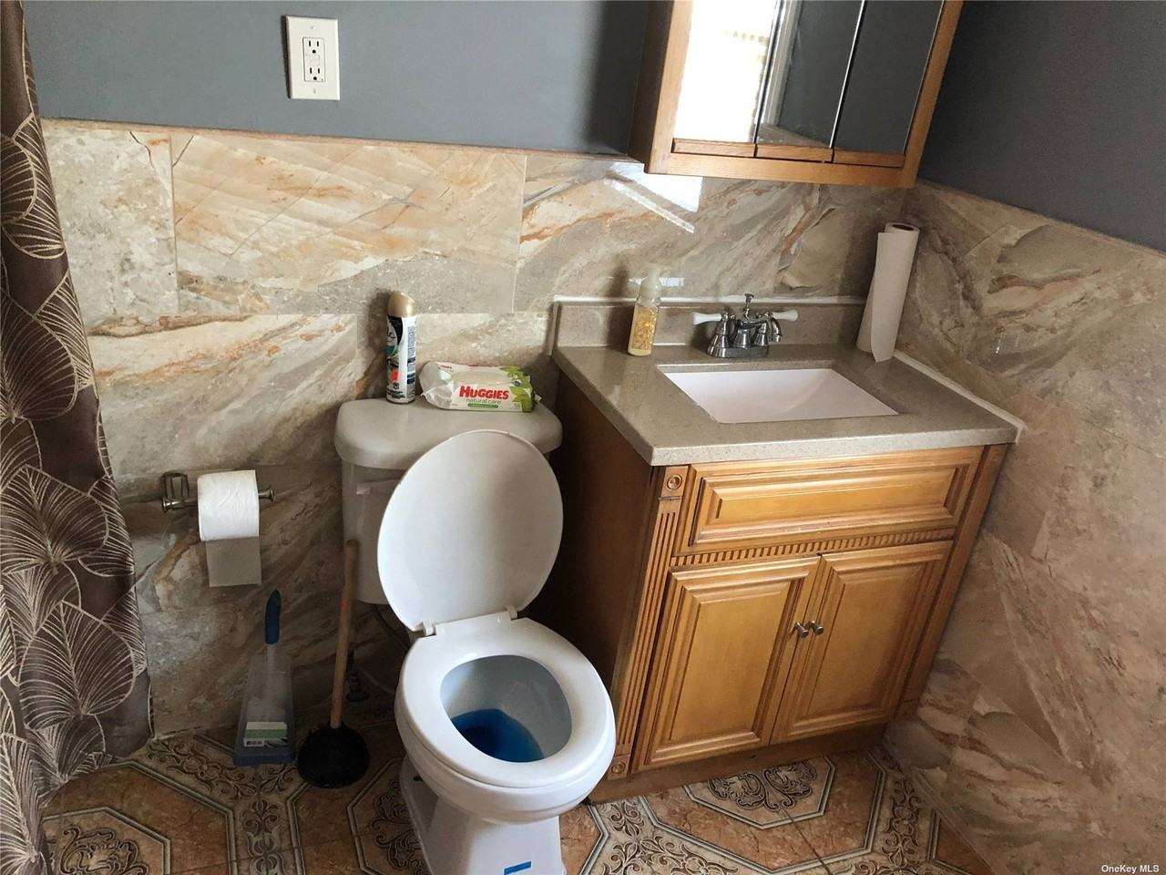 13502 Francis Lewis Blvd - Photo 3 of 7