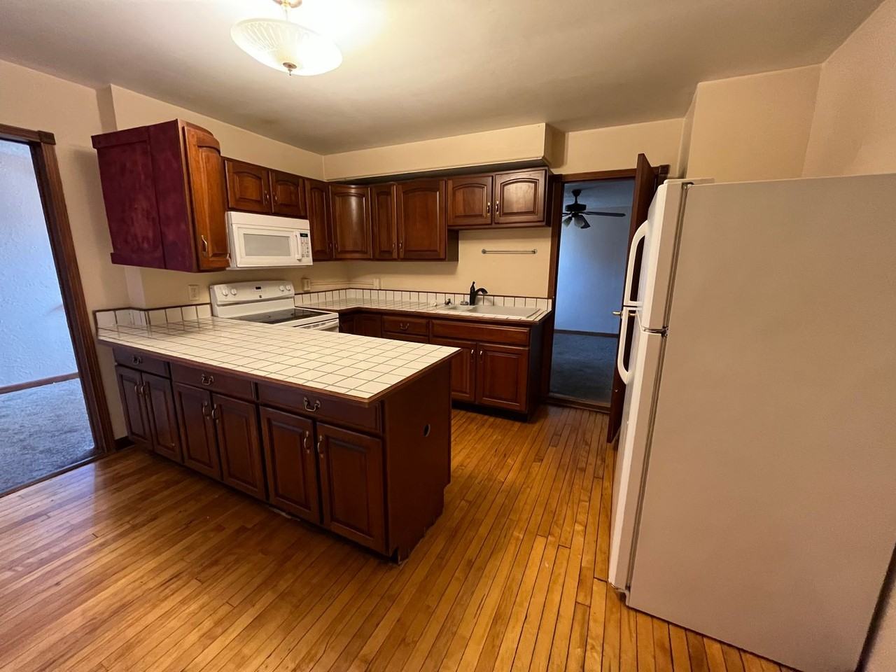 230 E 4th St #2 - Photo 2 of 13