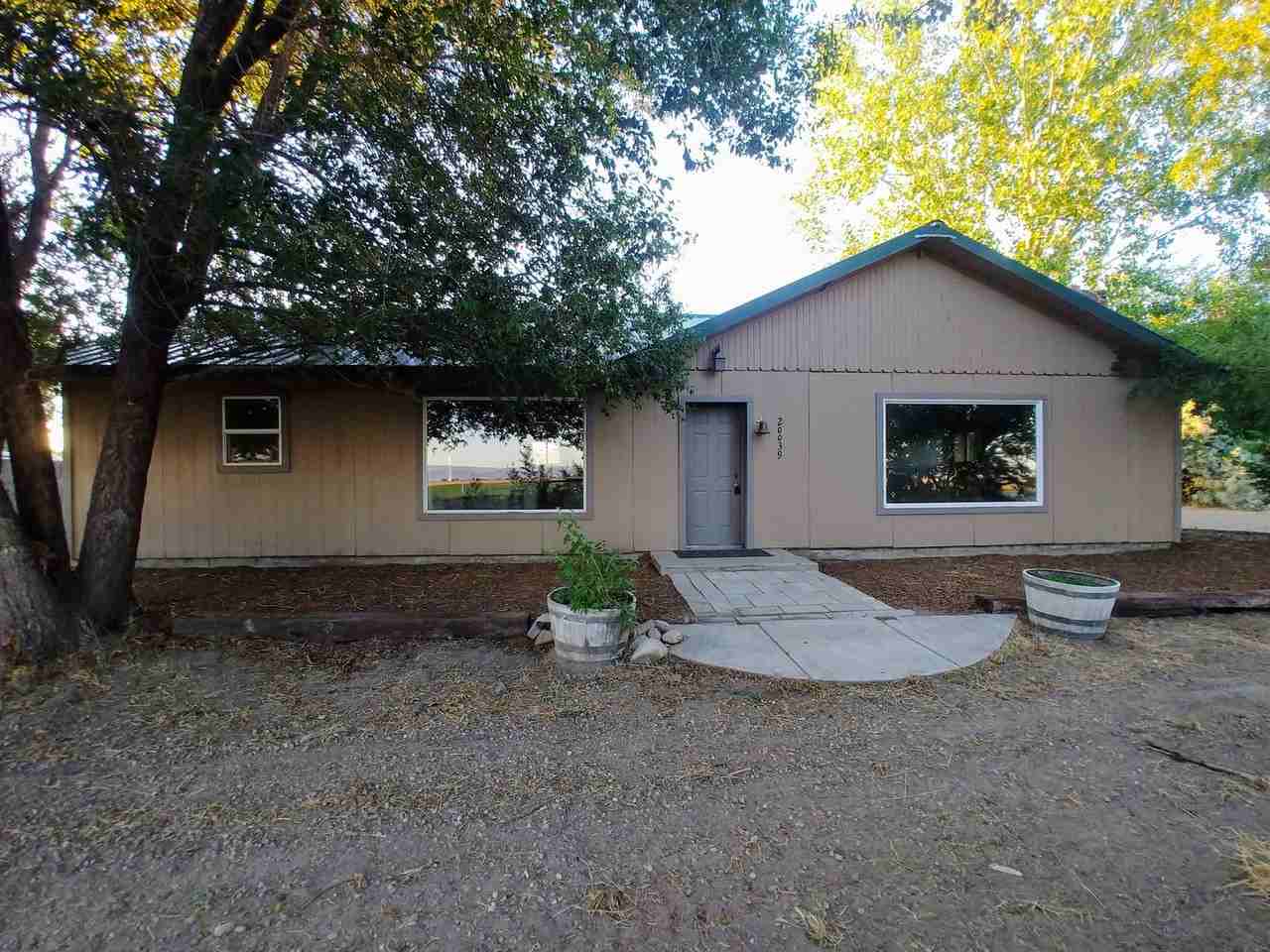 20039 Fargo Rd - Photo 2 of 18