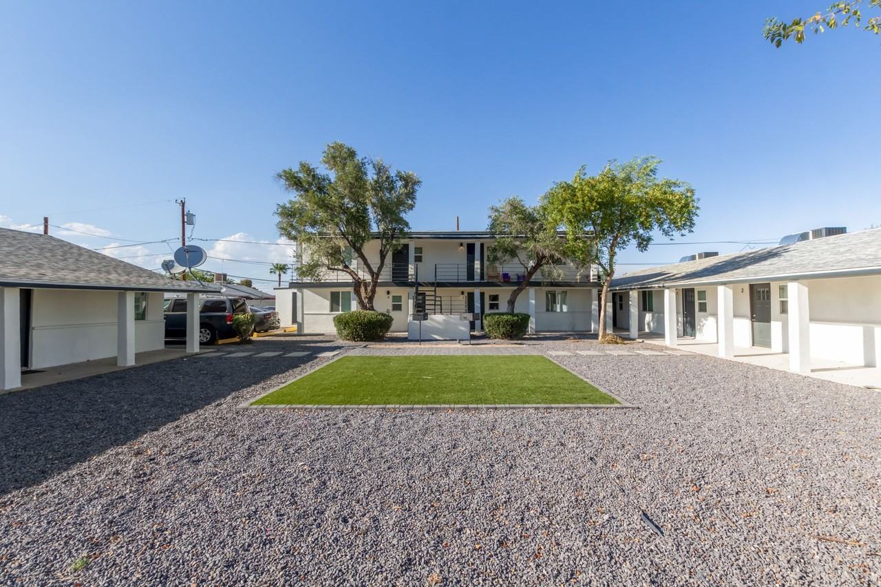 Newly Renovated Apartment Homes in Avondale! - Photo 2 of 6