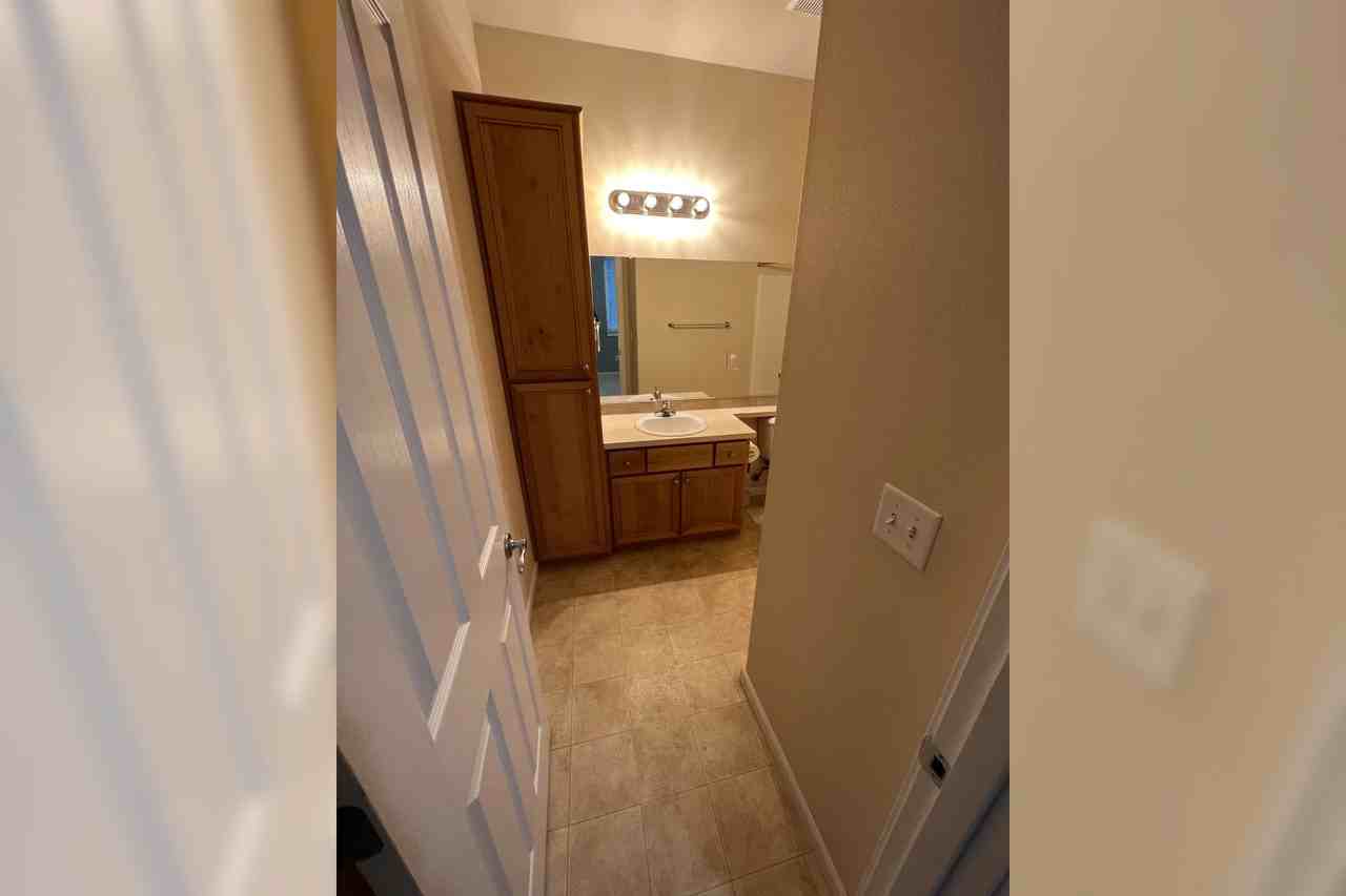 872 Nw Council Dr - Photo 2 of 26