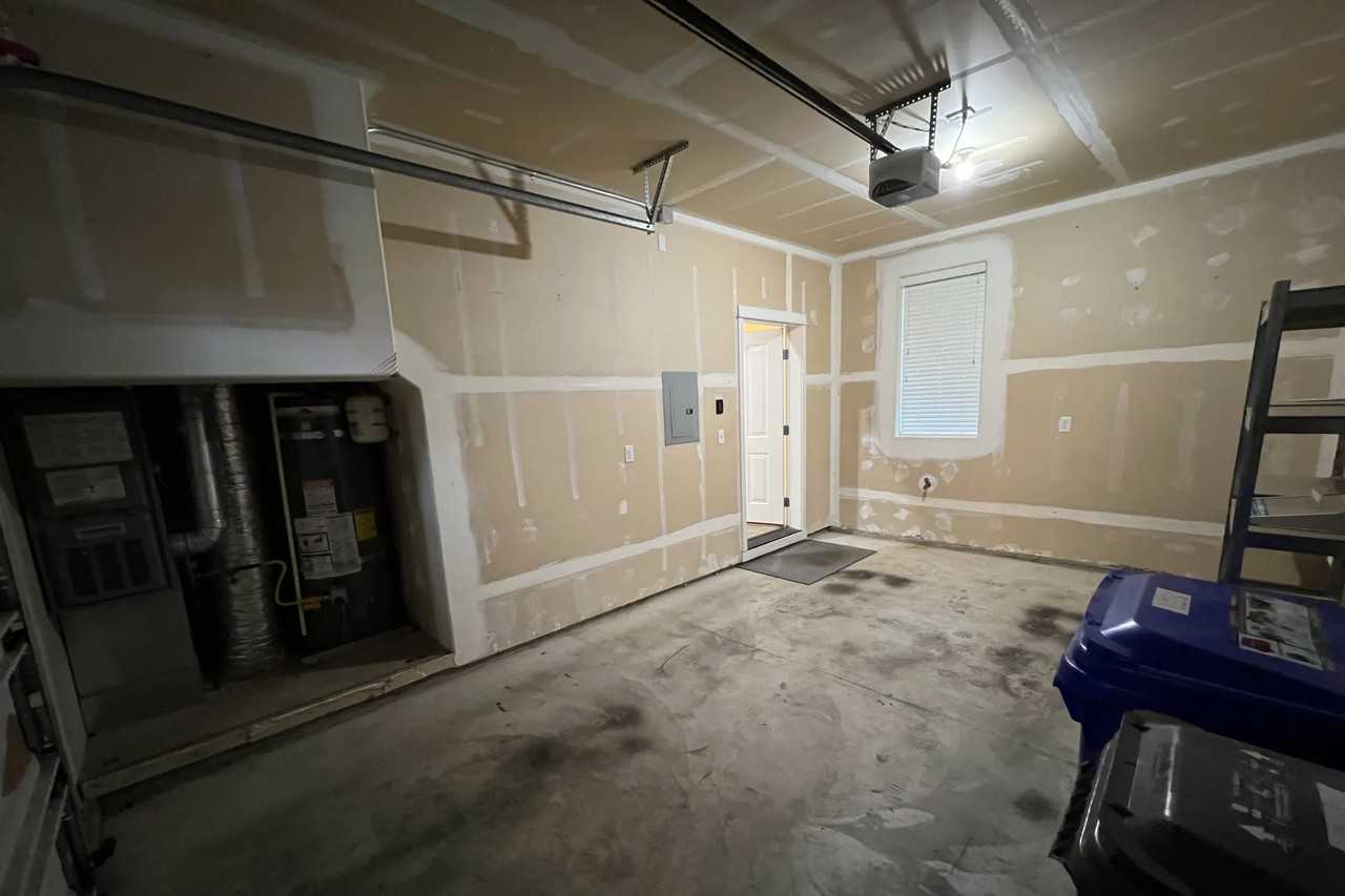 872 Nw Council Dr - Photo 3 of 26