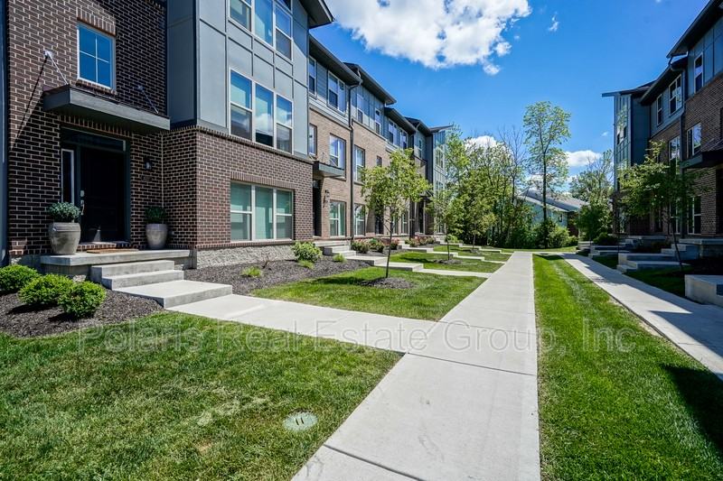 8239 Bostic Dr - Photo 2 of 37