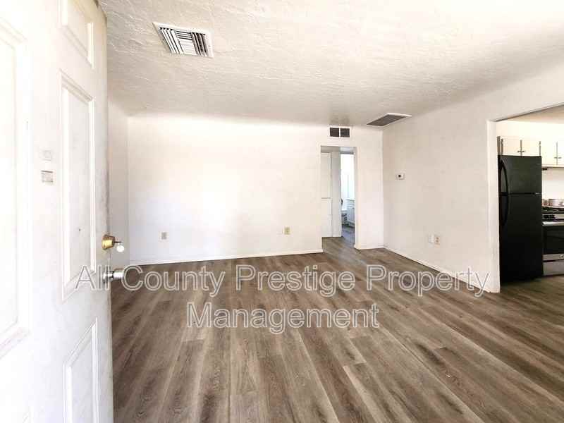 1915 E Osborn Rd #2 - Photo 3 of 13