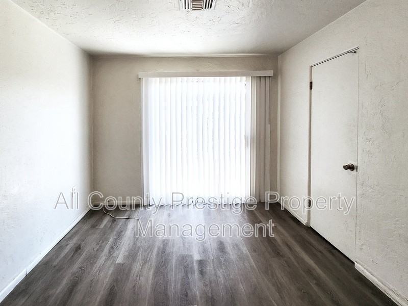 1915 E Osborn Rd #2 - Photo 6 of 13