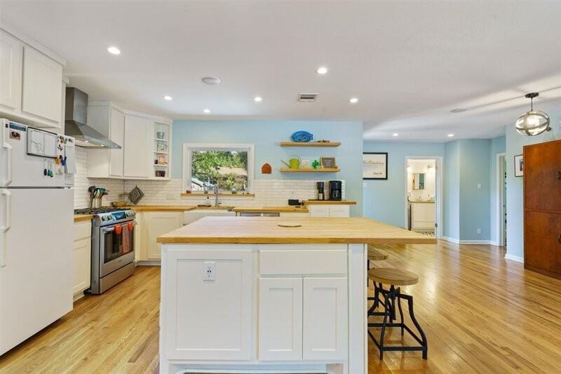 5711 Chesterfield Ave - Photo 2 of 26