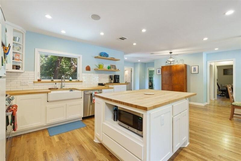 5711 Chesterfield Ave - Photo 5 of 26