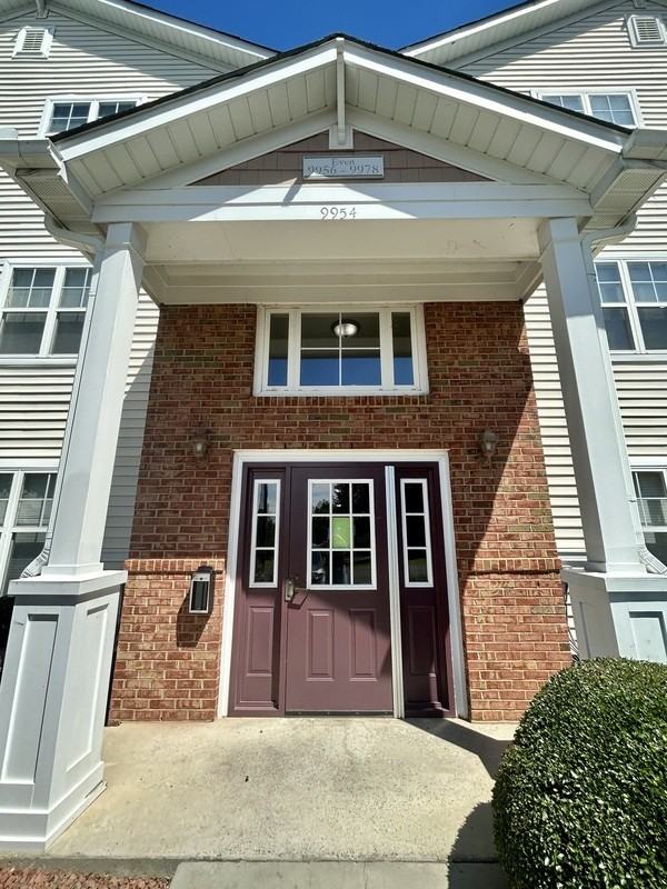 9964 Hyde Glen Ct - Photo 3 of 16