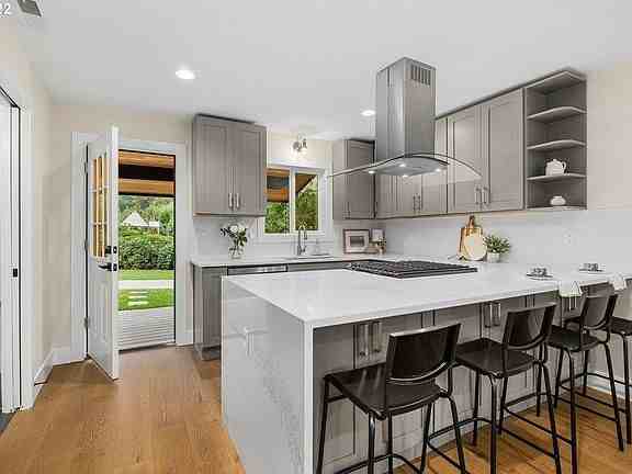 514 Se 42nd Ave #1 - Photo 4 of 7