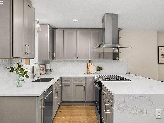 514 Se 42nd Ave #1 - Photo 5 of 7