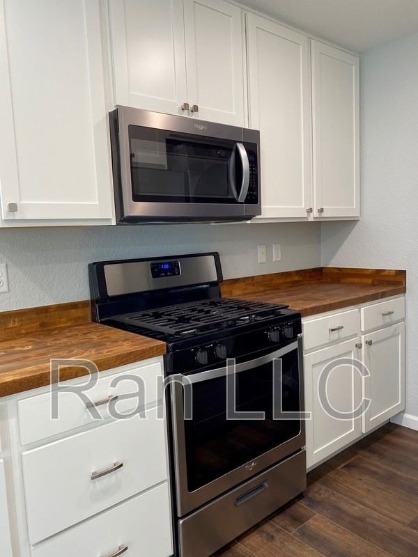 229 W Pueblo St #2 - Photo 3 of 20