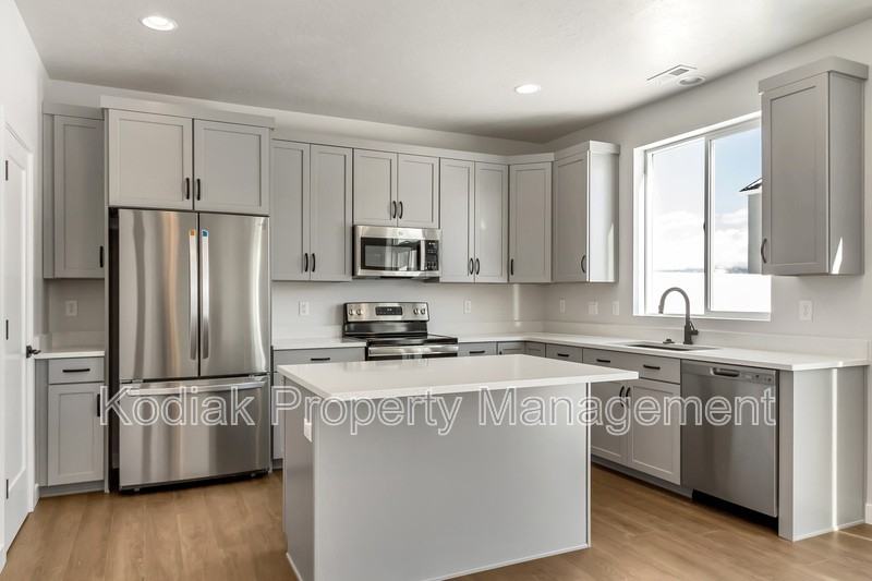 3199 S Claire Ave - Photo 4 of 28