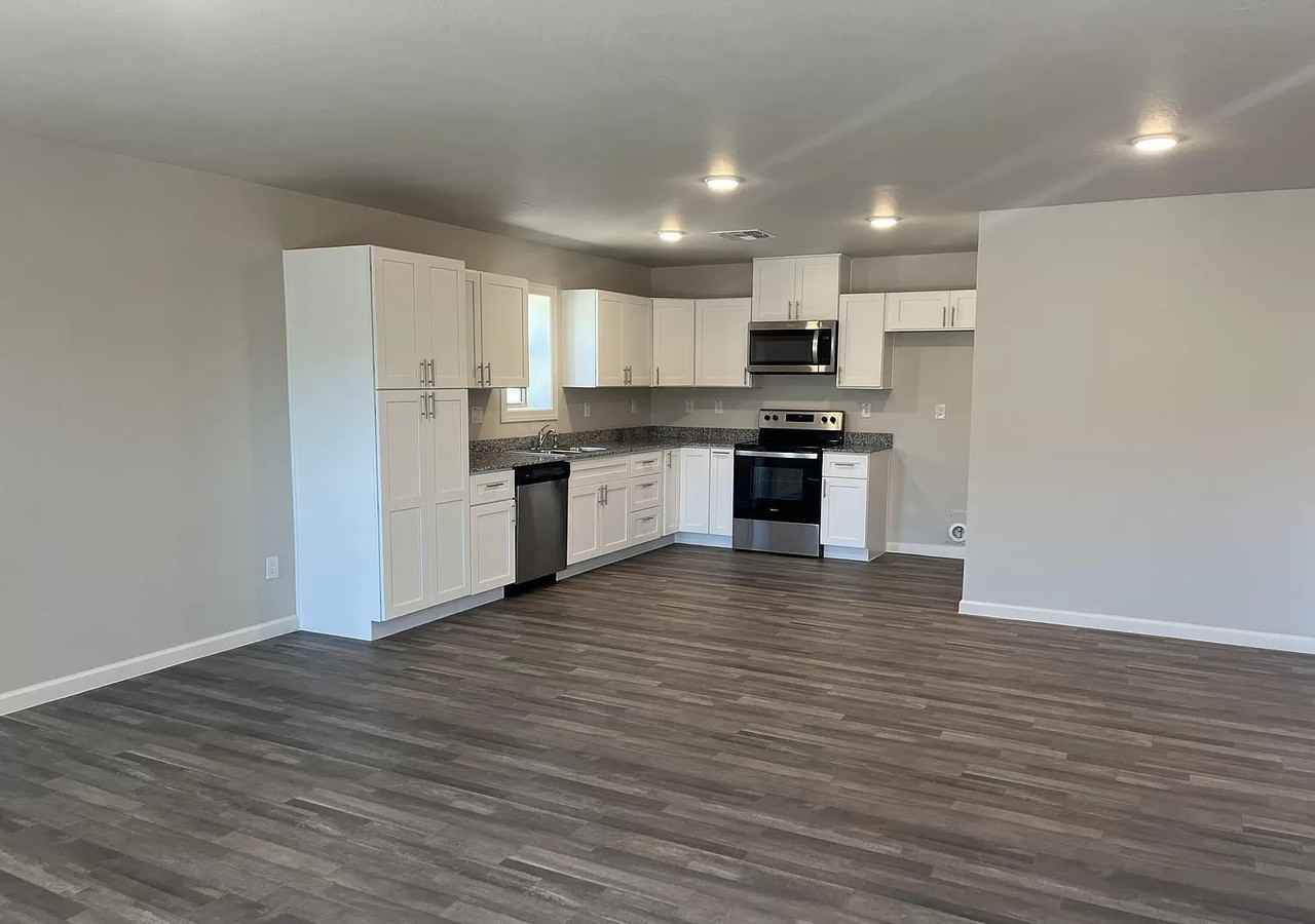 8012 S John Jacob Astor Ave - Photo 2 of 7