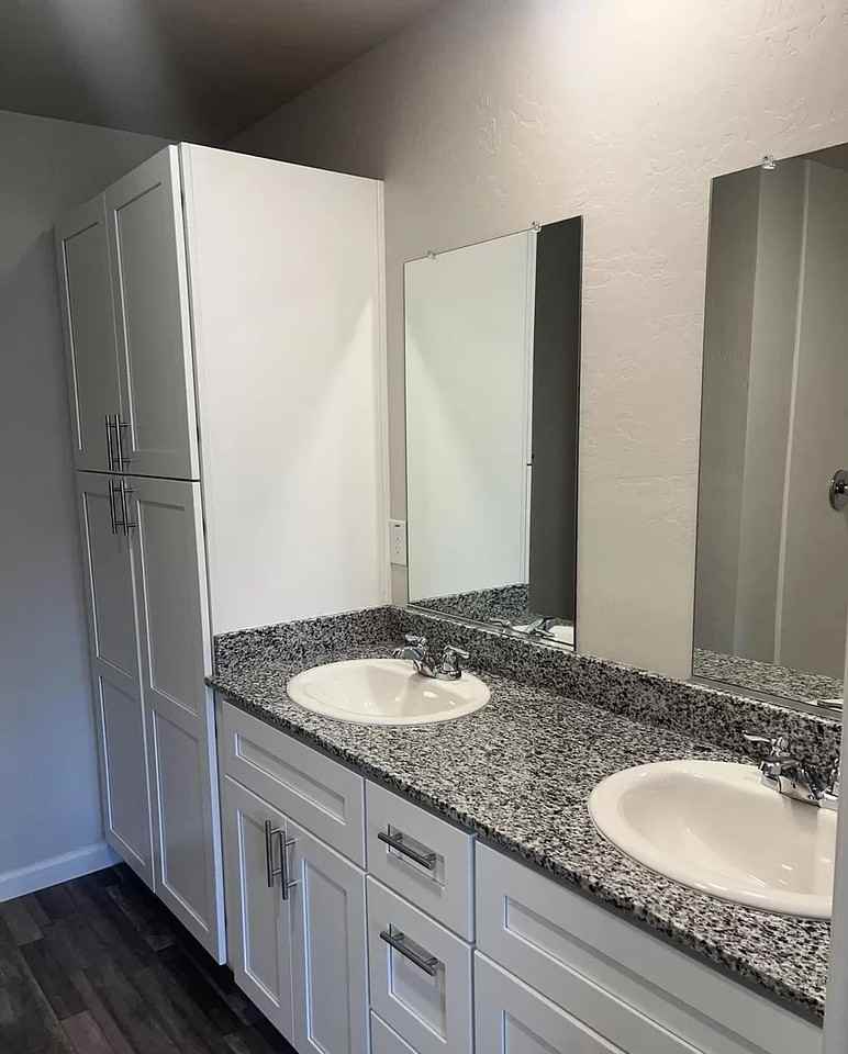 8012 S John Jacob Astor Ave - Photo 5 of 7