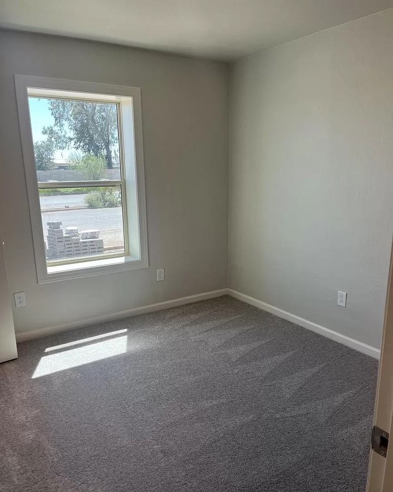 8012 S John Jacob Astor Ave - Photo 6 of 7