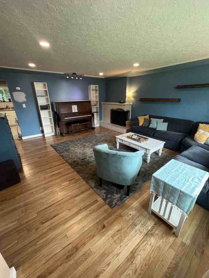 3517 W Elmhurst Ave - Photo 2 of 15