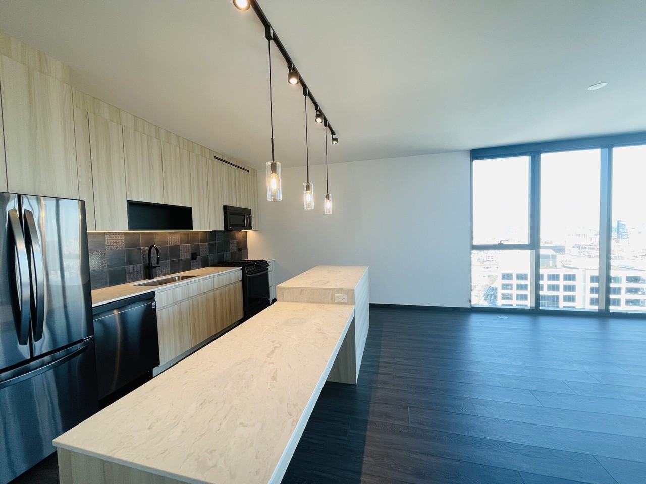 1301 W Washington Blvd #407 - Photo 4 of 12