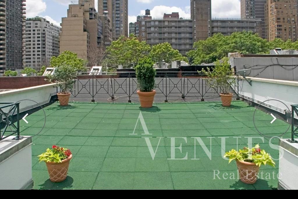 E 89th St #5RWPHA - Photo 2 of 10