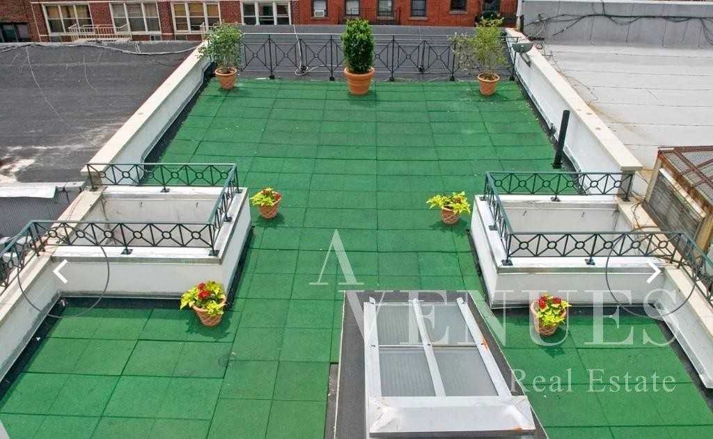 E 89th St #5RWPHA - Photo 3 of 10