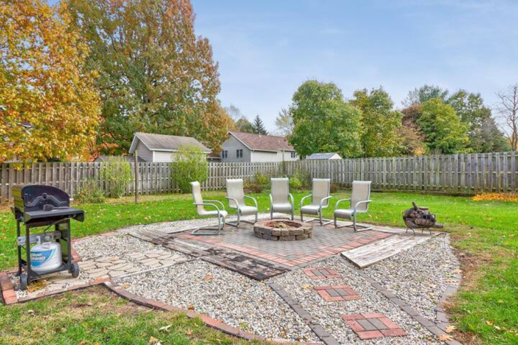 691 Anderson Ave #1 - Photo 3 of 11