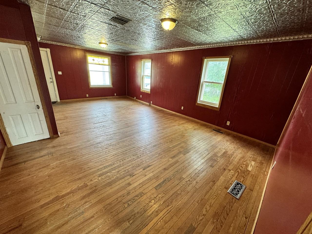 611 Irvine Ave Nw #1 - Photo 2 of 10