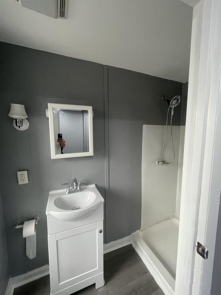 152 S Pine St #4 - Photo 4 of 10