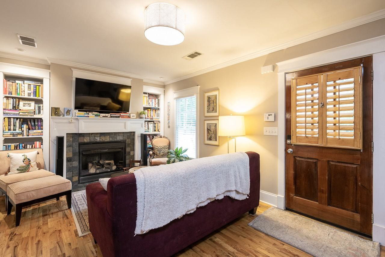 218 Locust St Ne - Photo 3 of 25