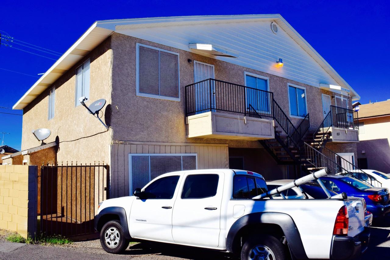 801 N Major Ave - Photo 3 of 11