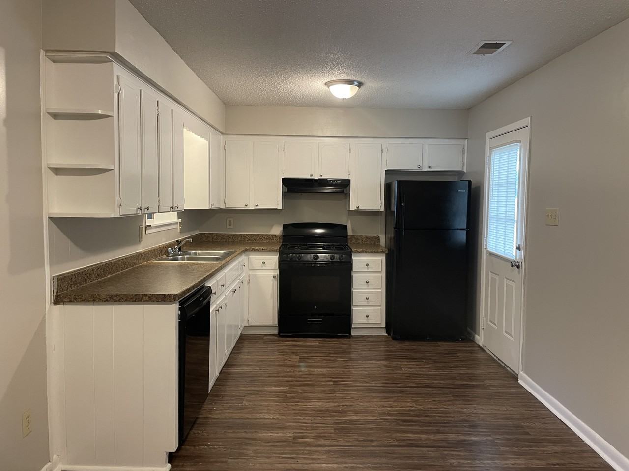 20 Hanover Dr - Photo 3 of 12