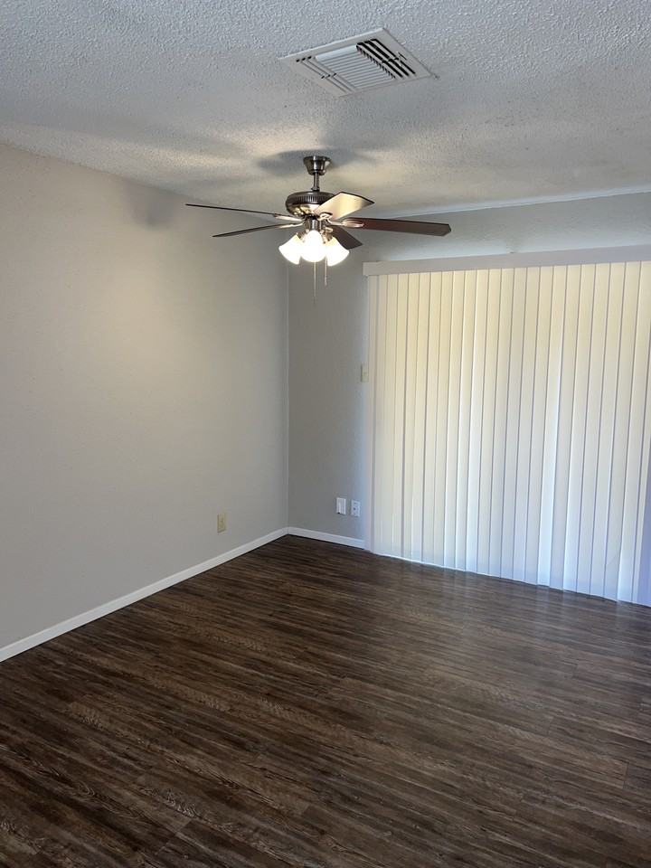 6019 Viva Max Dr - Photo 2 of 10