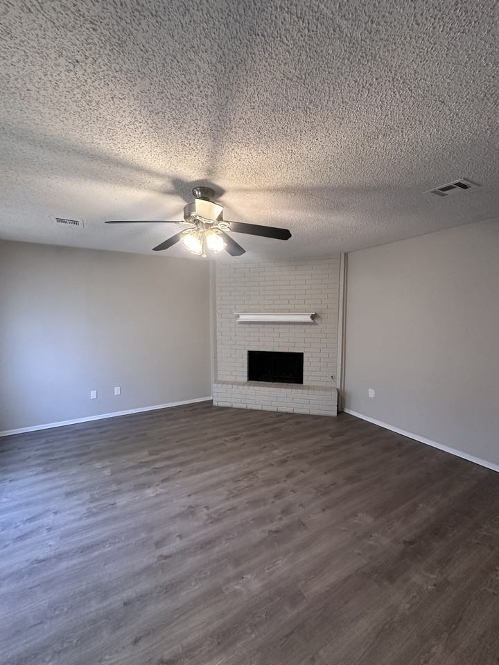 716 Nw 113th St - Photo 2 of 10