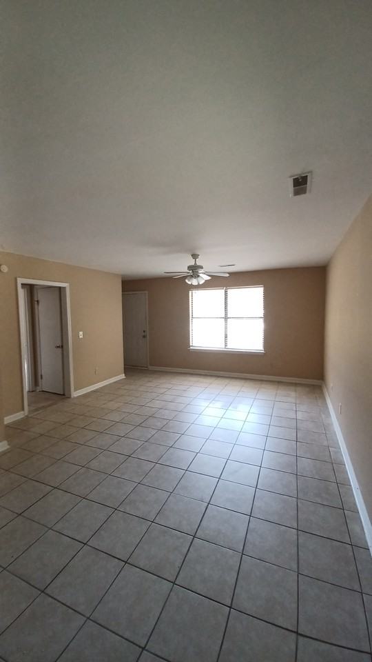 801 Sandpiper Dr #B - Photo 3 of 9