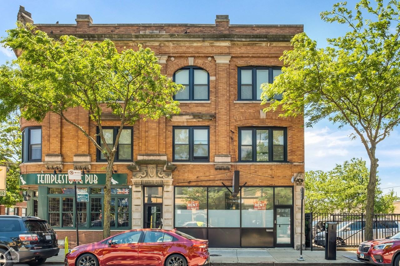 3135 W Montrose Ave - Photo 3 of 3