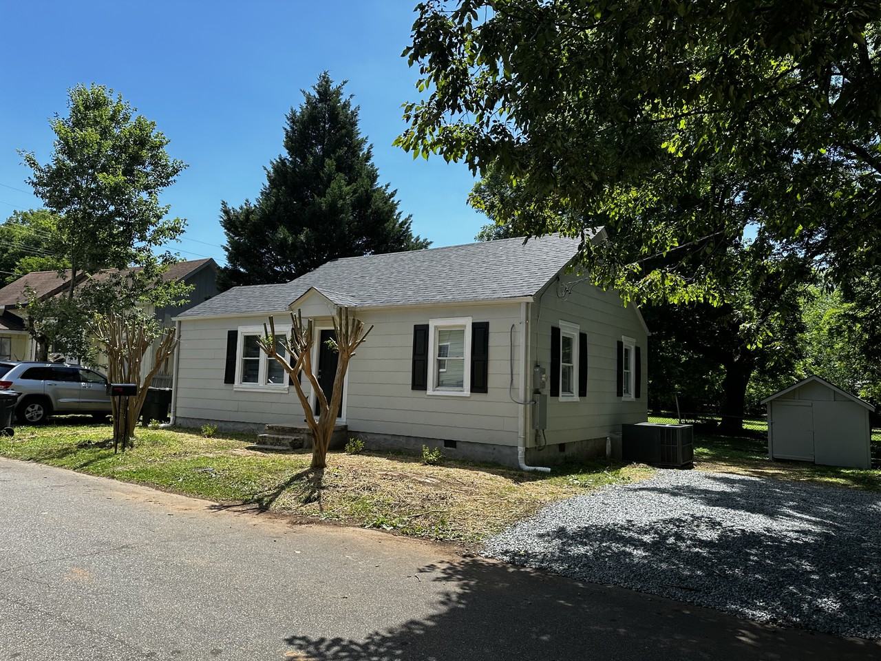 603 Robbins St - Photo 3 of 25