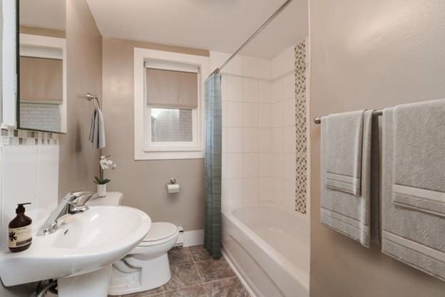 Hugo Apartments - Photo 5 of 5