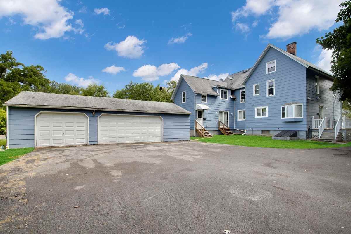 412 Old Falls Blvd ##1 - Photo 2 of 7