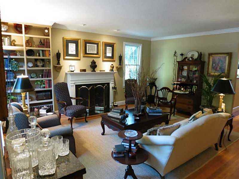 613 Pelham Rd NE - Photo 3 of 13