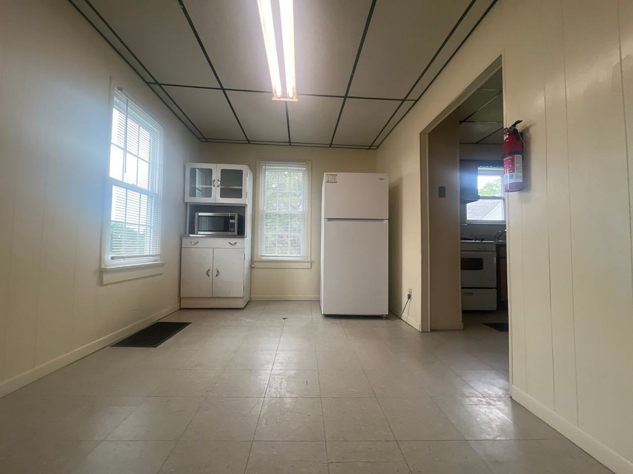 300 Belmar Ave - Photo 2 of 19