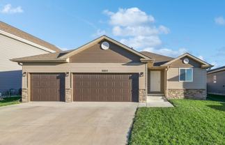 2833 W Rose St - Photo 1 of 1