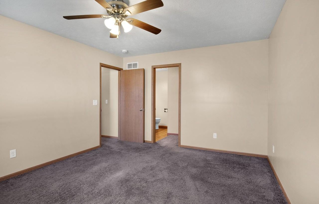 2833 W Rose St - Photo 7 of 26