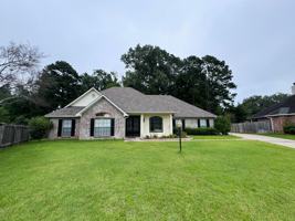 featured image of 472 Grand Oaks Dr