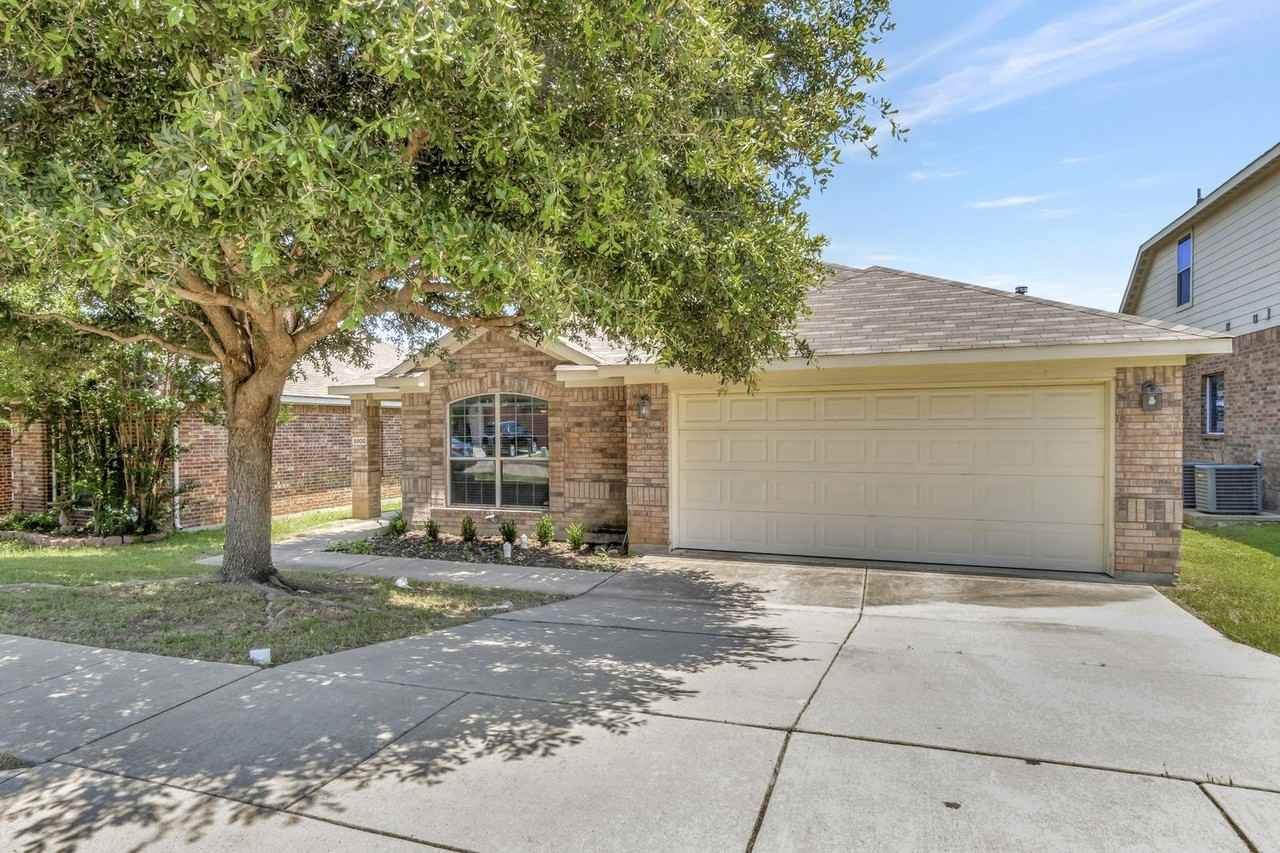 5800 Minnow Dr - Photo 2 of 31