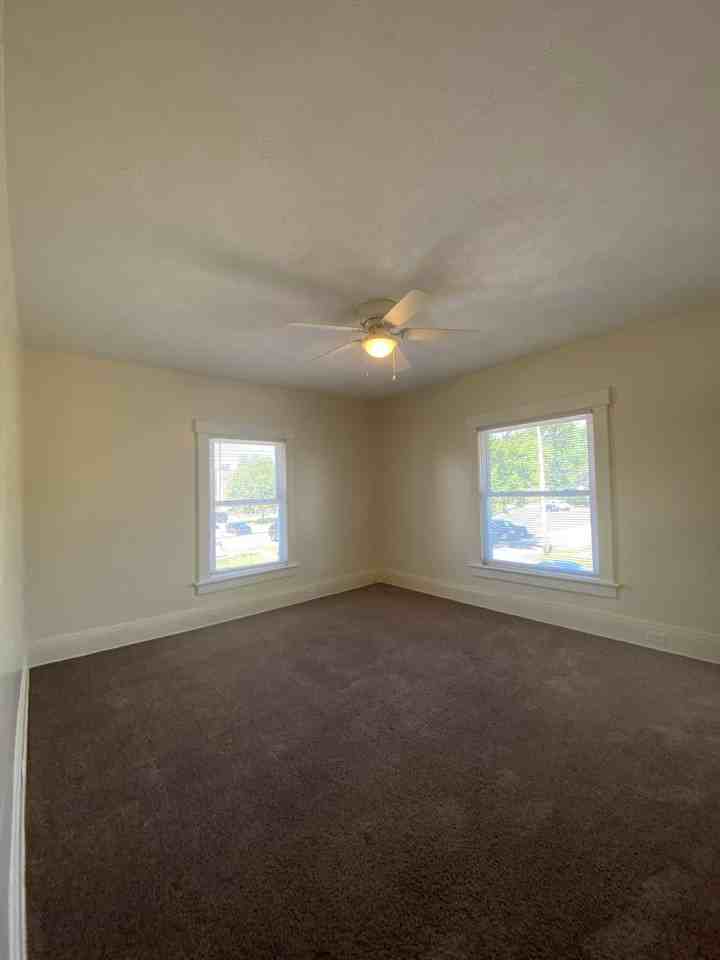 1413 Prairie St - Photo 3 of 19