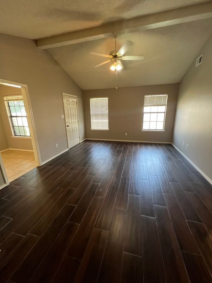 1825 Wilder Lane - Photo 2 of 15