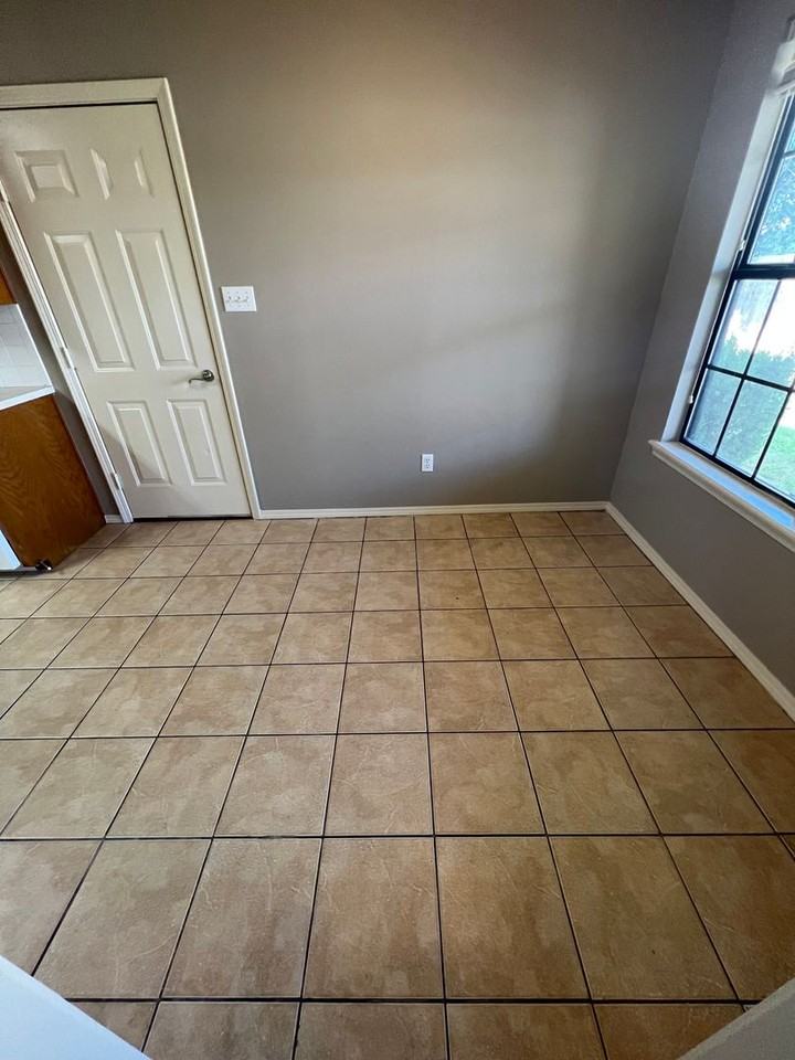 1825 Wilder Lane - Photo 3 of 15