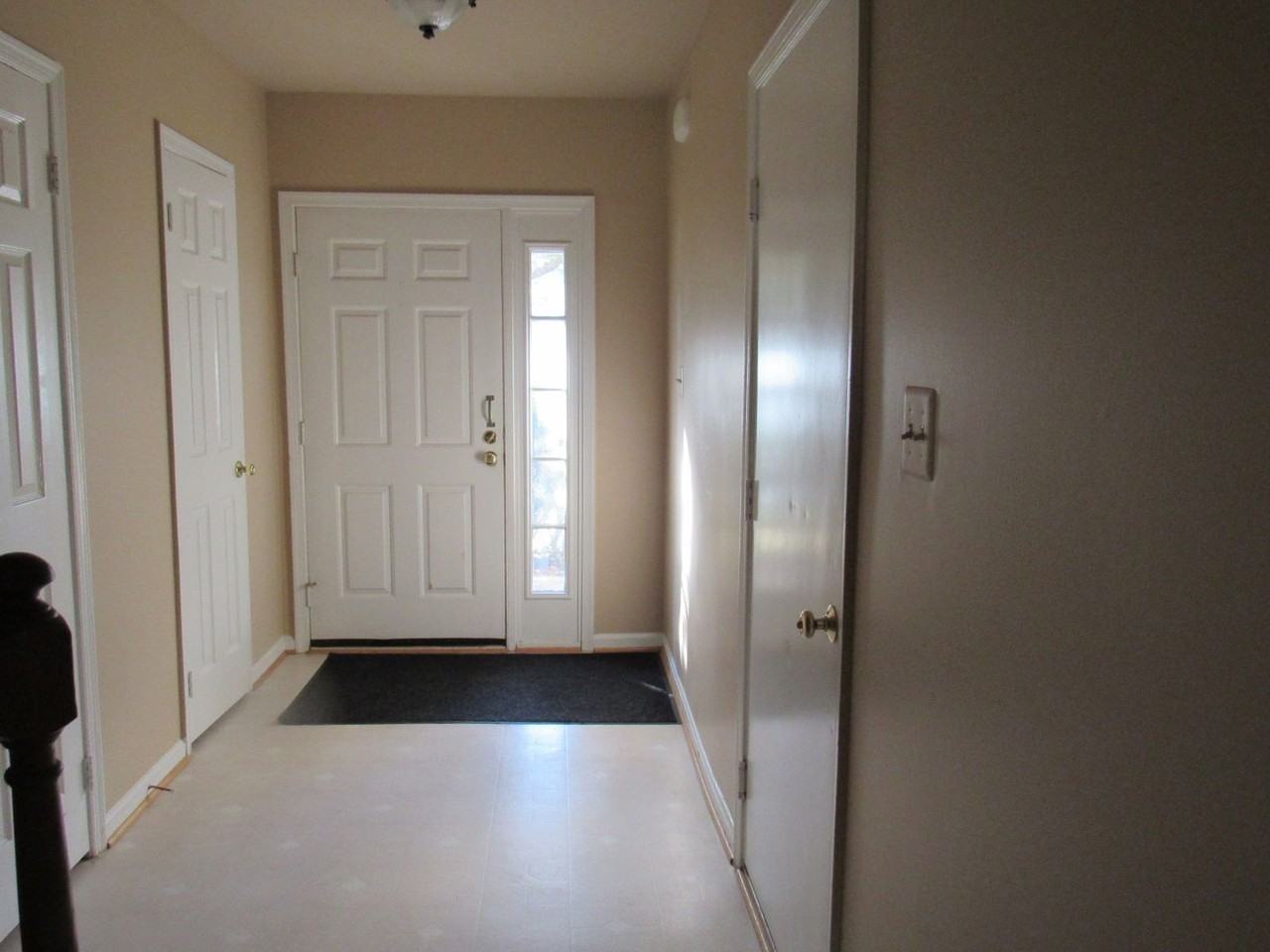 43597 Blacksmith Sq - Photo 2 of 10