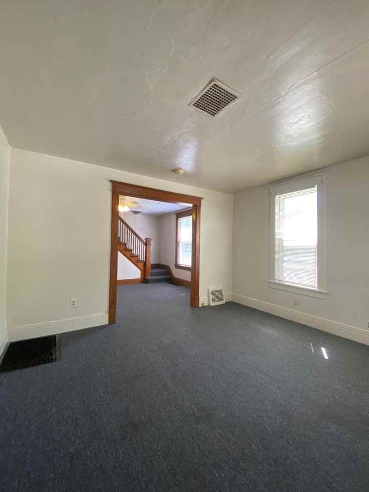 659 Milwaukee Ave - Photo 3 of 21