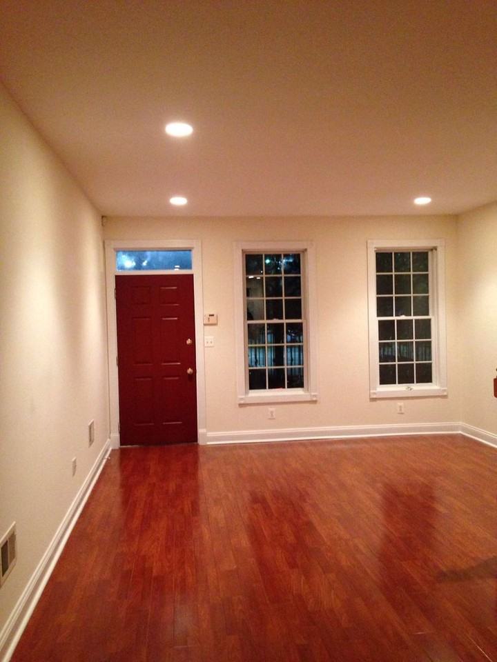 1736 Catharine St - Photo 2 of 39